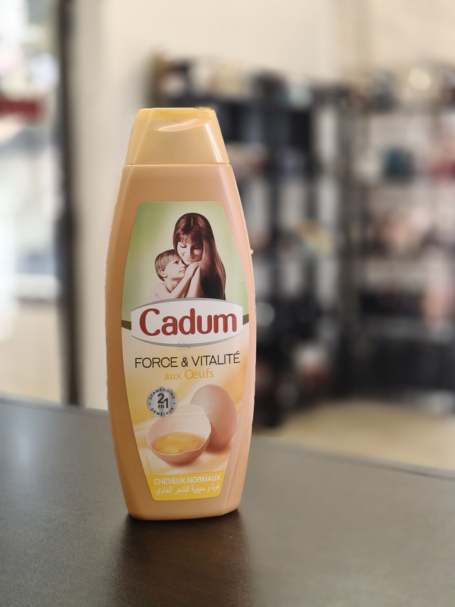 CHAMPOO DE HUEVO DE LA MARCA CADUM