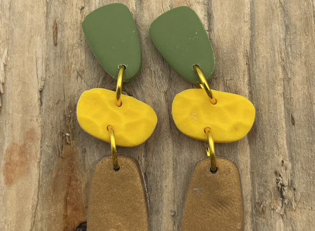 Green, yellow and gold pebbles