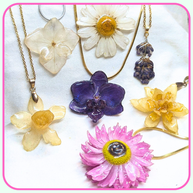 Full Flowers | Necklaces  | Real Flowers in Resin