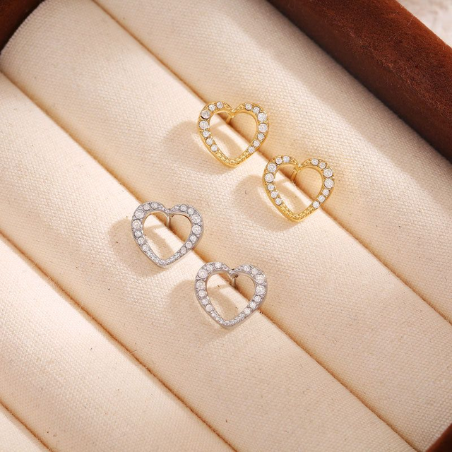 Clous d&#039;Oreilles Argentés Cœur Strassé Ajouré OR