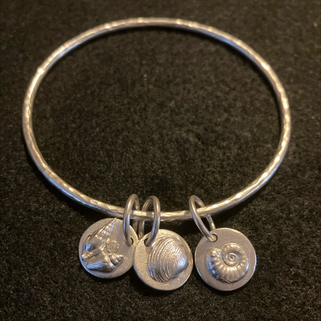 Seashell bangle