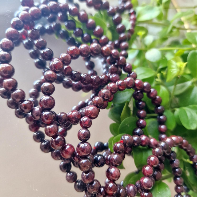 Garnet 6mm beaded bracelet 