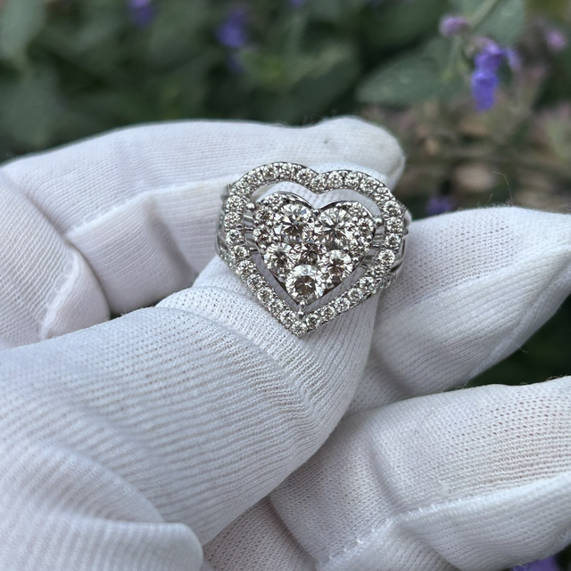 White Gold 3.30 Carat Diamond ring Natural 