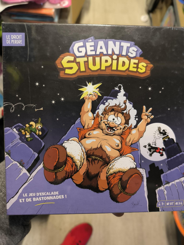 GEANTS STUPIDES