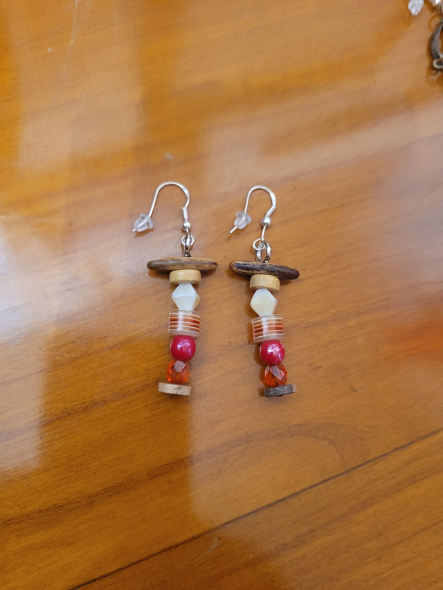 Boucles d'oreilles - Bois, perles rouges - Crochet en argent