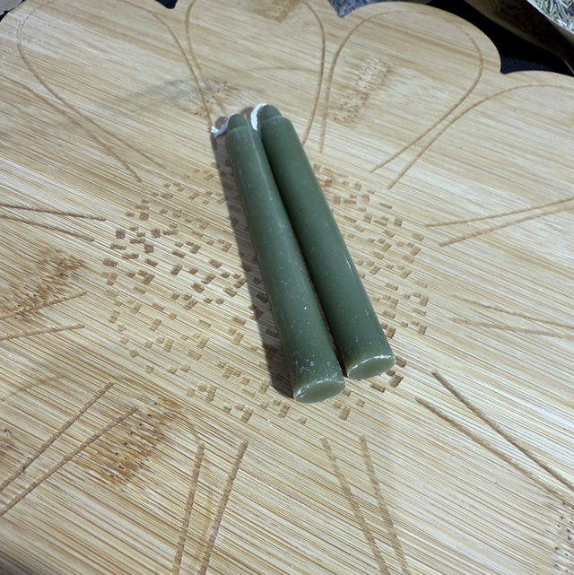 2x green spell candles