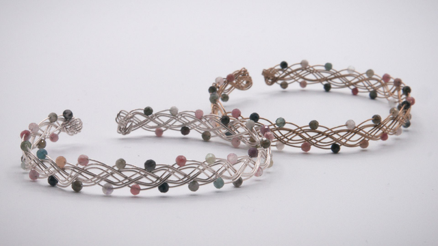 Bracelet tressé orné de tourmalines multicolores facettées