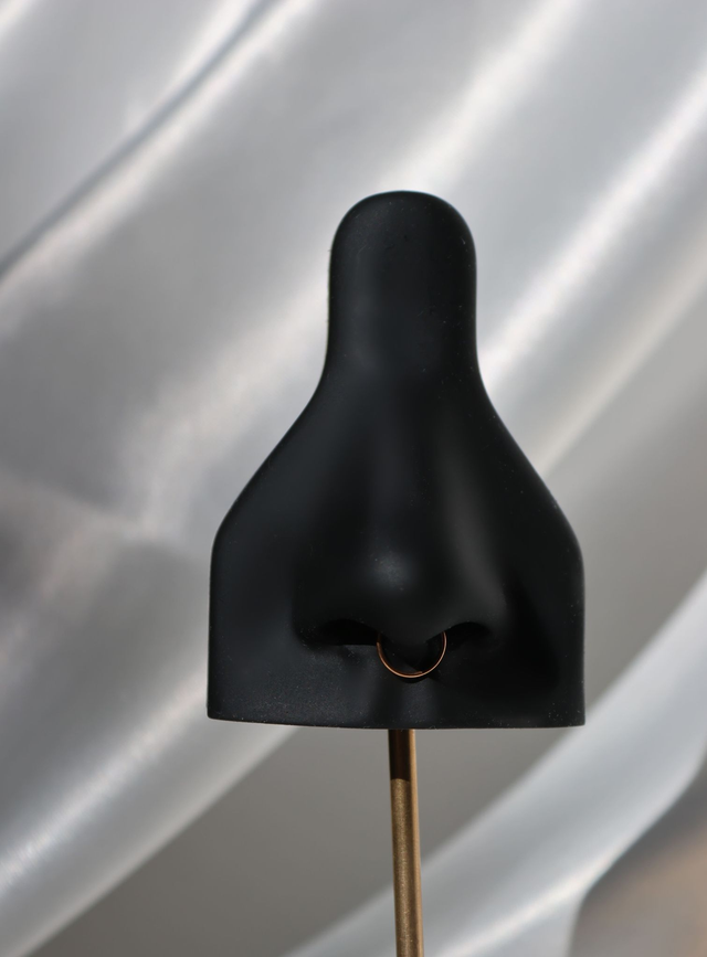 Faux anneau de nez septum Simple rose gold (0.8mm) 