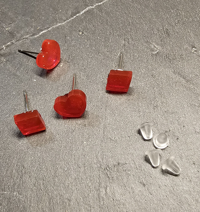 4 LoveOhrringe mit 1 € Spendenanteil für den Tierschutz