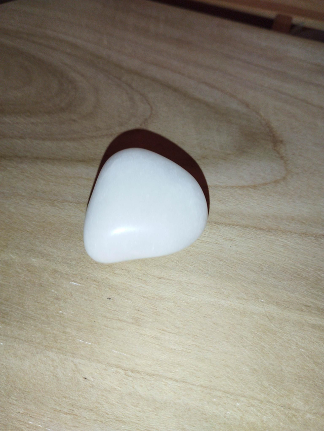 Agate blanche pierre roulée 