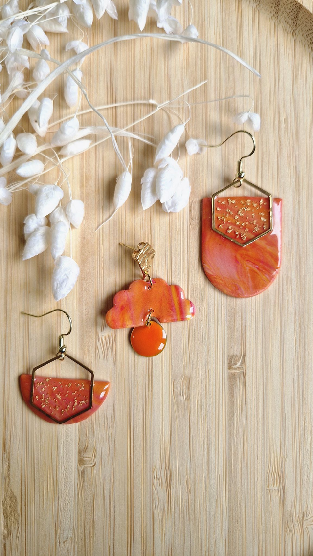 Douce Mandarine - Boucles d&#039;oreilles en pâte polymère et résine. 
