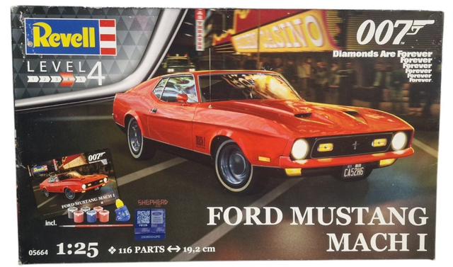 BMW Z8 &amp; Ford Mustang Mach I model kits made
