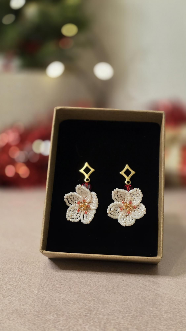 Boucles d'oreilles fleuries - White Christmas