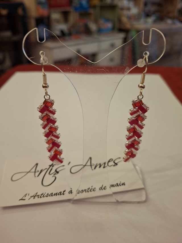 Boucles d'oreilles longues tyla rouge