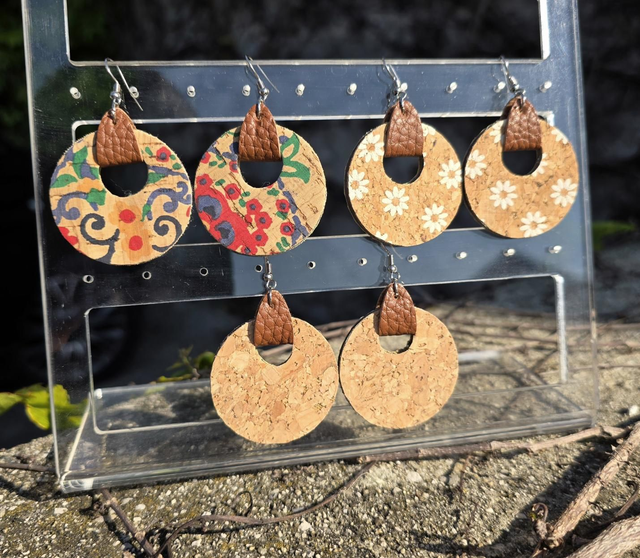 Boucles d'oreilles "Liza" en tissu de liège, base en bois (3 à choix)