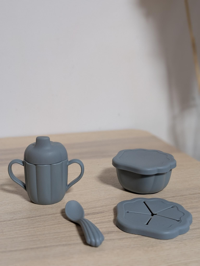 Set vaisselle Konges Slojd - Prix neuf : 34 euros