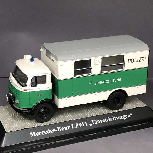 Mercedes Benz LP911 Polizei - Einsatzleitwagen Premium ClassiXXs 1:43