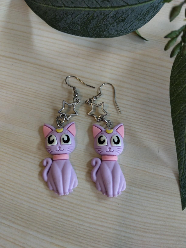 Cute purple cat earrings 