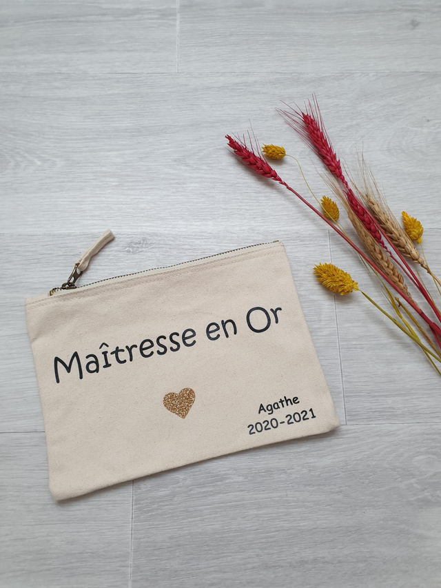 Pochette écru Maîtresse + prénom/année
