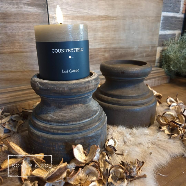 Houten kandelaar, poer