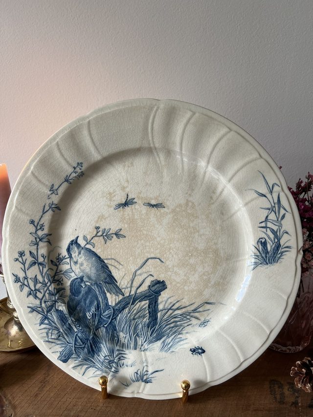 OISEAUX 1 - Assiette plate aux Oiseaux par la manufacture française de Gien - Terre de Fer