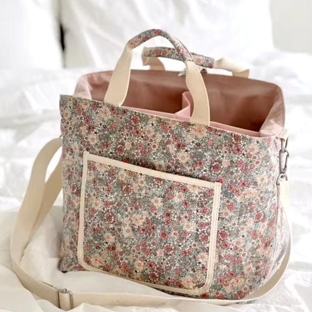 Bolso Pañalero Flores Morado