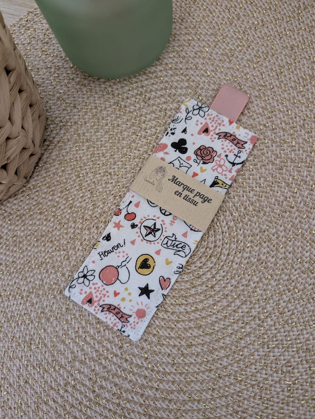 Marque page en tissu modèle girly