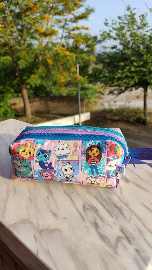 Estojo escolar triplo Gabby