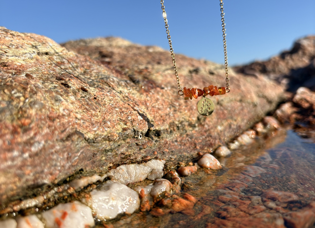 Collier en ambre et acier inoxydable doré