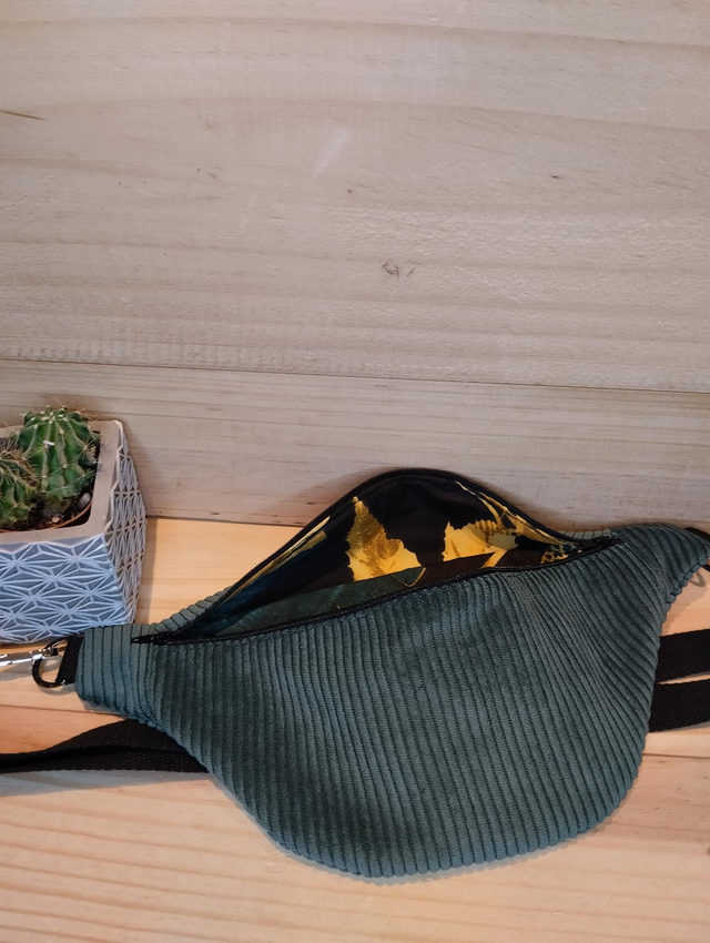 Sac banane taille moyenne vert 