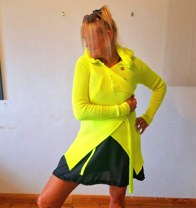 Tie jacket with hood