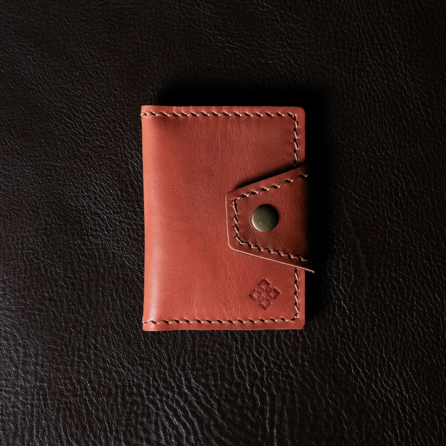 Carteira Coral - Compacta e Elegante