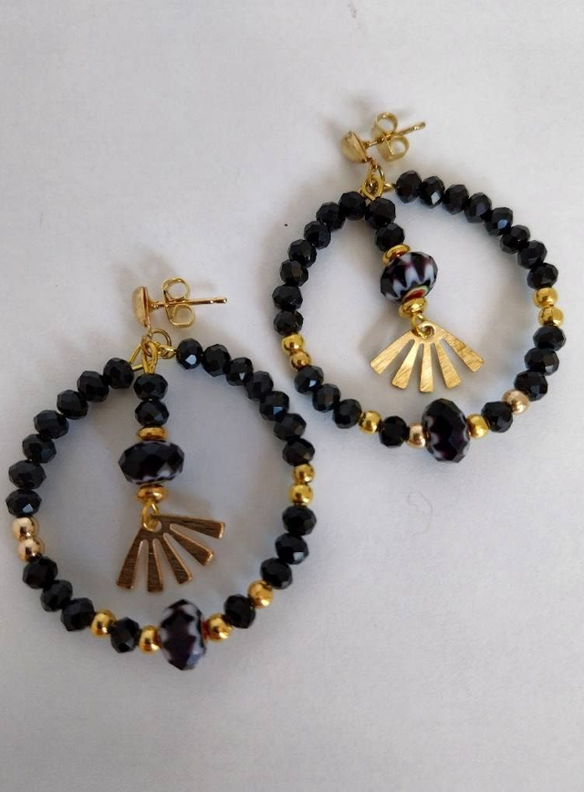 ✨Boucles d&#039;oreilles &quot;créoles perles de verres noires✨
