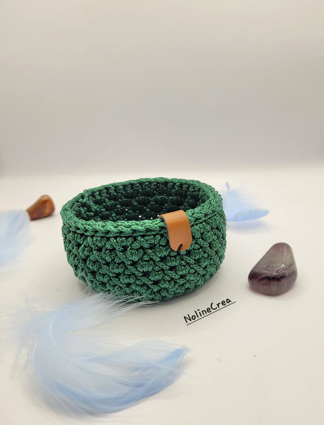 Petit vide poches vert foncé, petite corbeille verte, petit pot fait au crochet