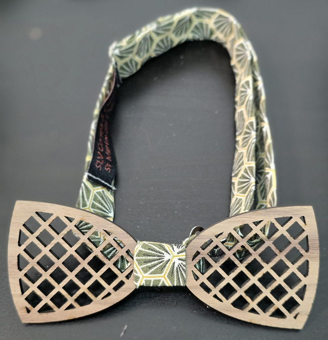 Noeud papillon en bois