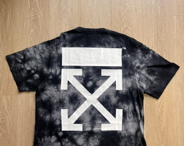 Off white tee size L preowned 