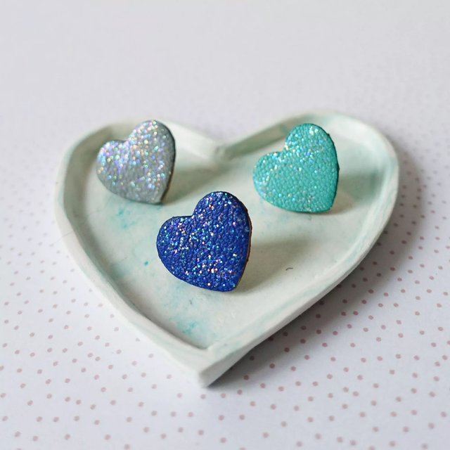 Lot de 3 pins en cuir iridescents