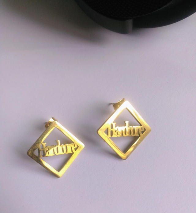 Boucles d&#039;oreilles Hardcore 