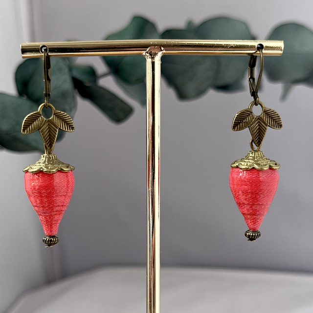 #51 Boucles d’oreilles upcycling en affiche 