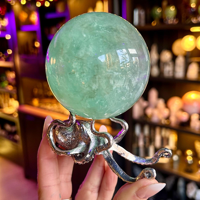 Fluorite Sphere R61F5