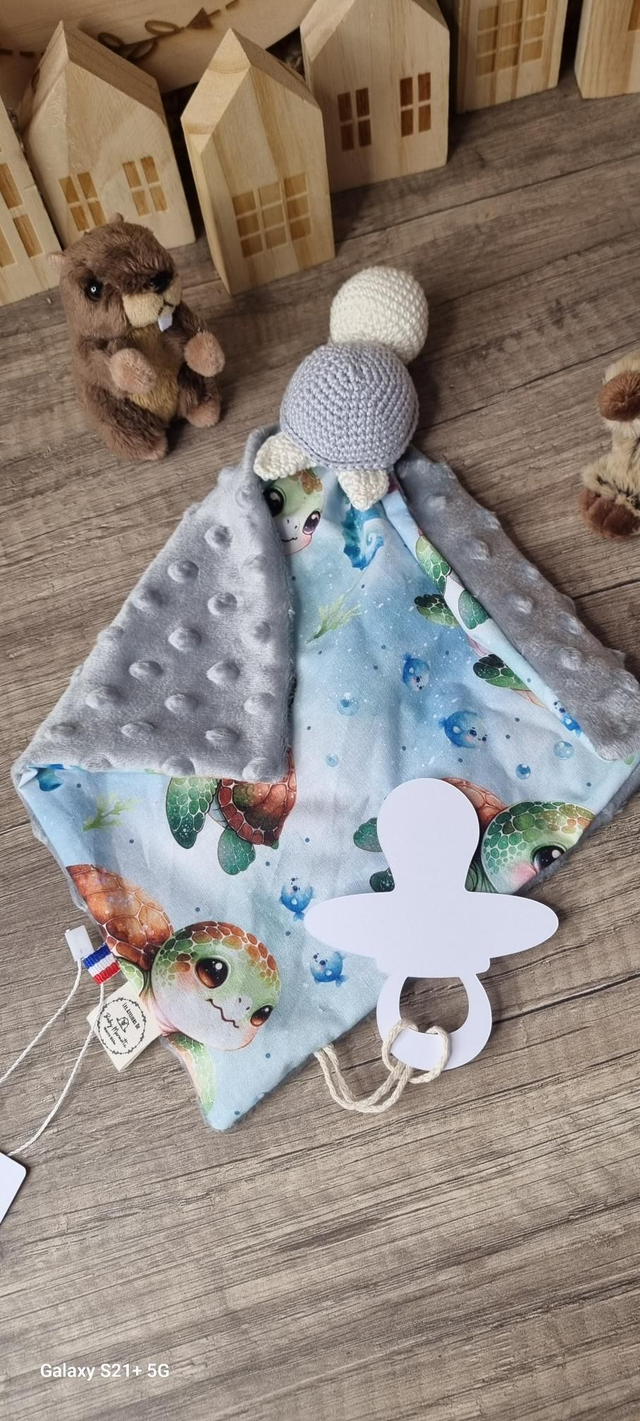 Doudou tortue grise 