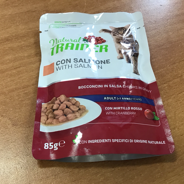 NATURAL TRAINER CAT ADULT STERILISED 85GR SALMONE 8059149030173