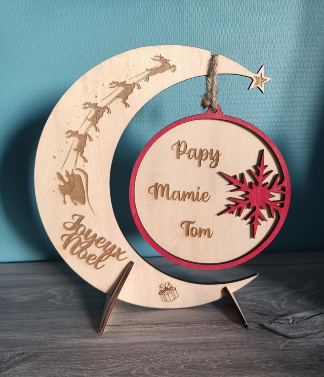 Lune boule de Noël v2024