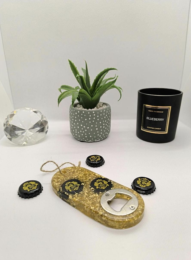 Décapsuleur avec incrustation feuilles d'or 