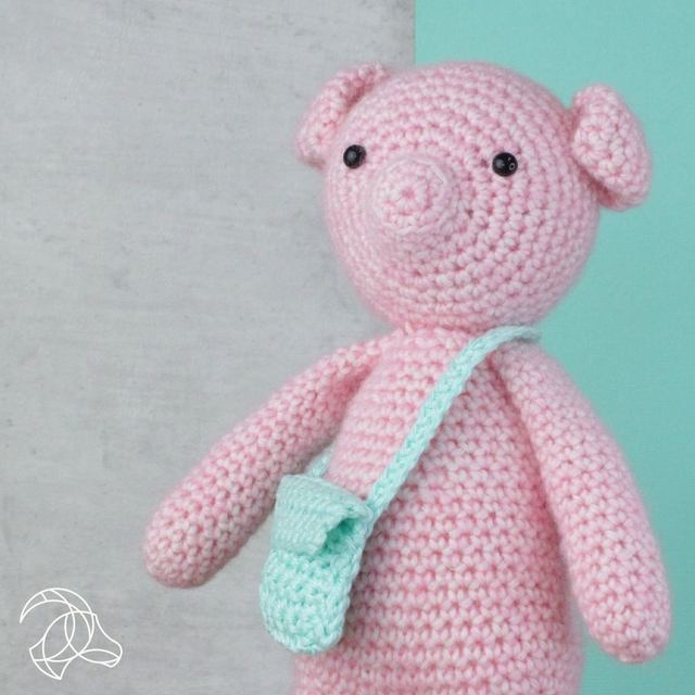 Crochet Pig - Make your own crochet animal kit