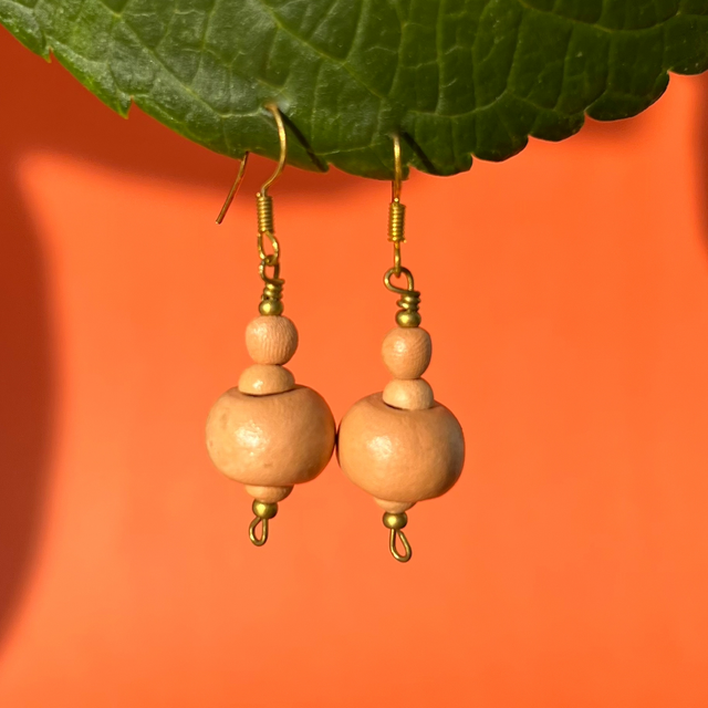 Brinco Bola Pequena Dourado