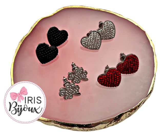 Orecchini a lobo con zirconi 