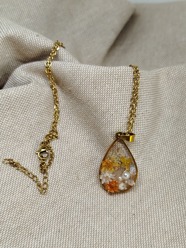 Collier pendentif Lena coloris ocre et or