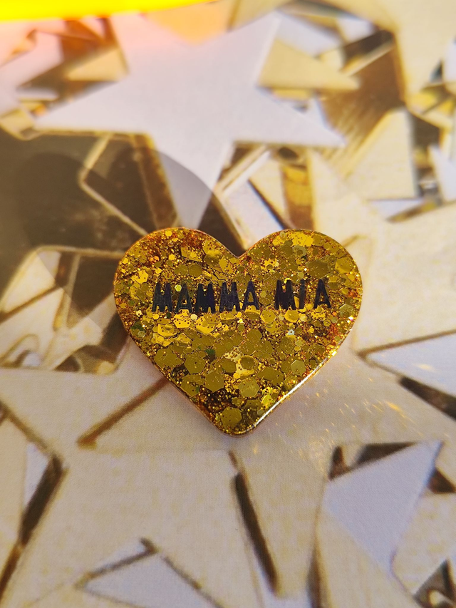 Broche cœur à paillettes - message : MAMMA MIA