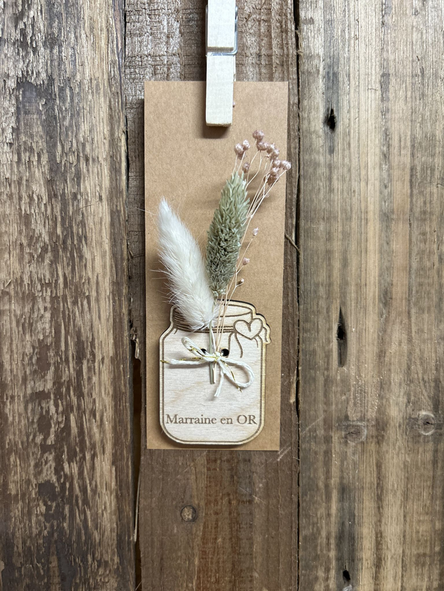 Magnet en bois &quot;Mamie en OR” et fleurs séchées